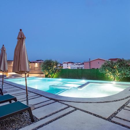 Apartments Kan Улцин Екстериор снимка