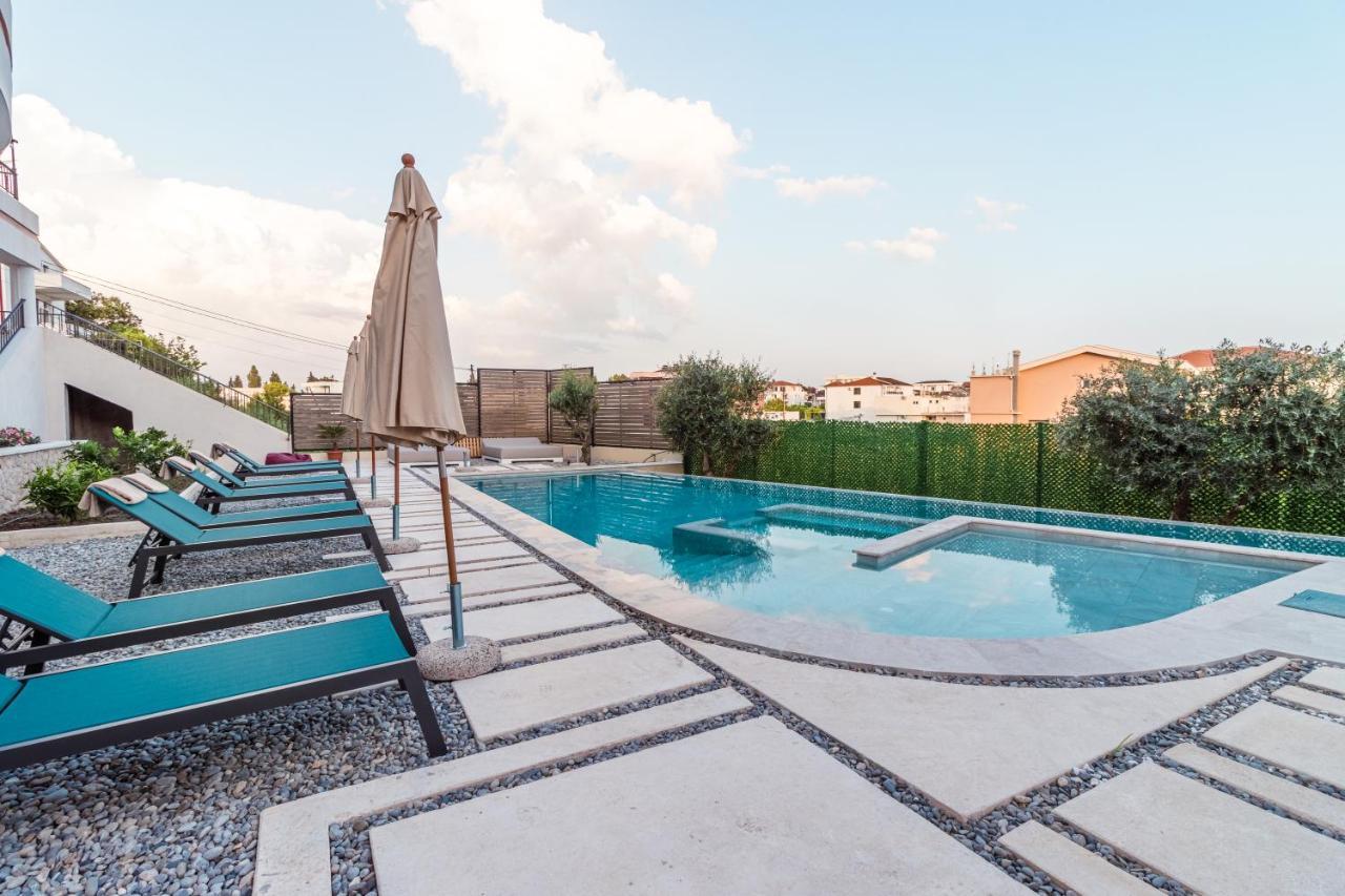 Apartments Kan Улцин Екстериор снимка