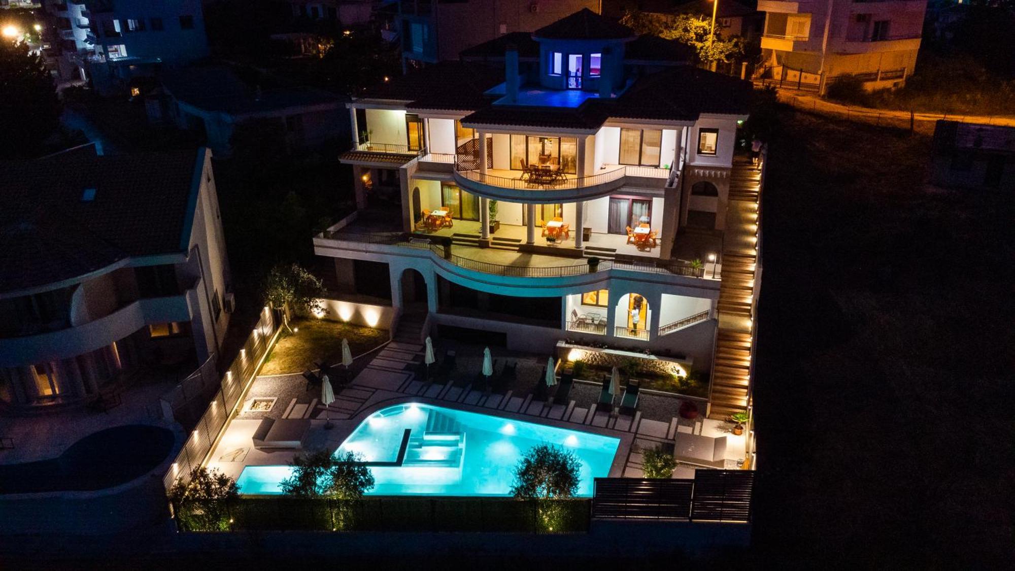 Apartments Kan Улцин Екстериор снимка
