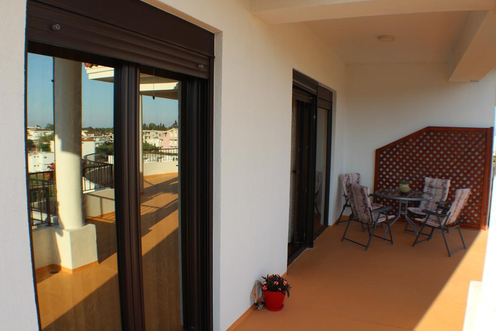 Apartments Kan Улцин Екстериор снимка