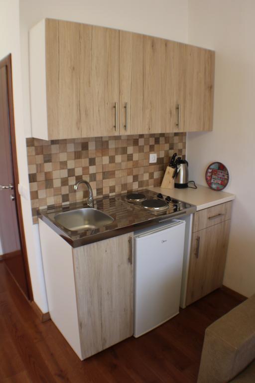 Apartments Kan Улцин Екстериор снимка