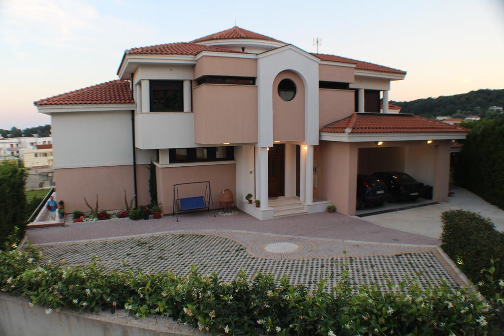 Apartments Kan Улцин Екстериор снимка