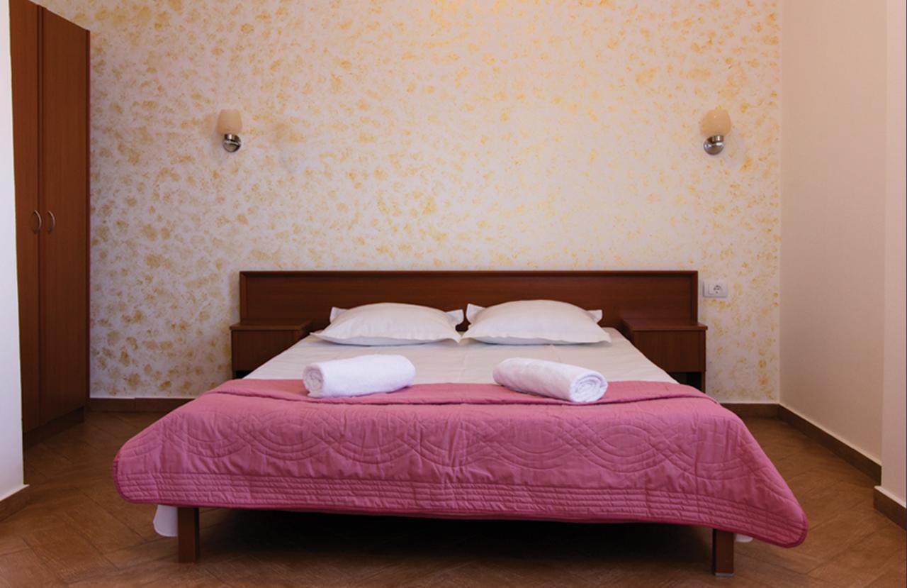 Apartments Kan Улцин Екстериор снимка