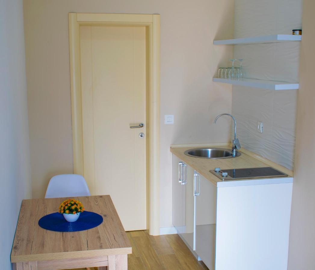 Apartments Kan Улцин Екстериор снимка